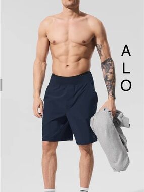Alo | Men's Athletic Navy Performance Shorts - Size Small